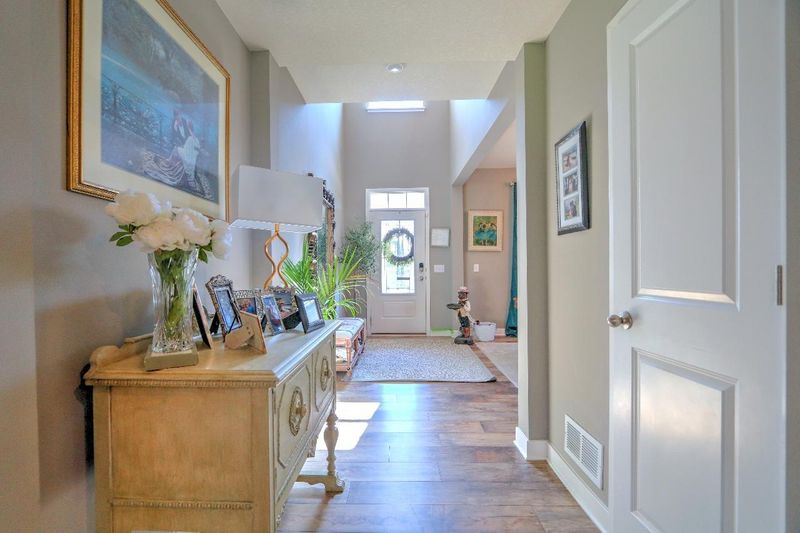 1466 Clover Preserve Ln, Chaska, MN 55318