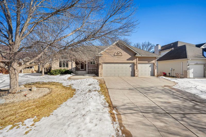 11404 Rosemill Ct, Champlin, MN 55316