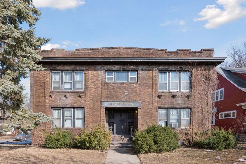 194 Lexington Pw N, Saint Paul, MN 55104