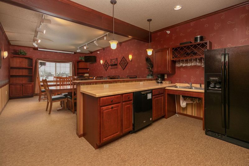 2301 10th St NW #112, Austin, MN 55912