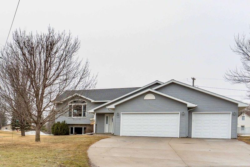 1207 Greenfield Ave, Fergus Falls, MN 56537