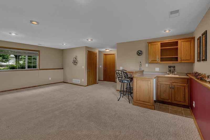 1294 Stone Ridge Rd, Sauk Rapids, MN 56379