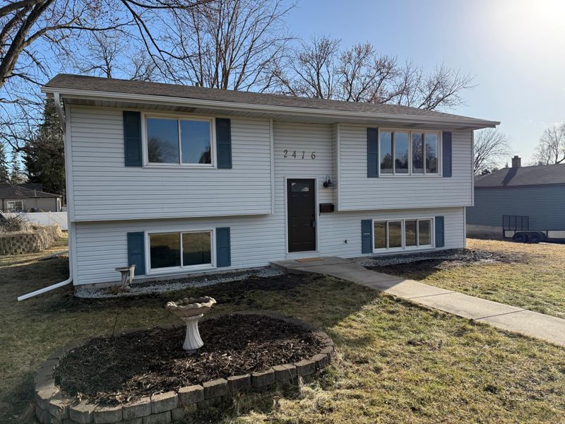 2416 14th Ave E, North Saint Paul, MN 55109