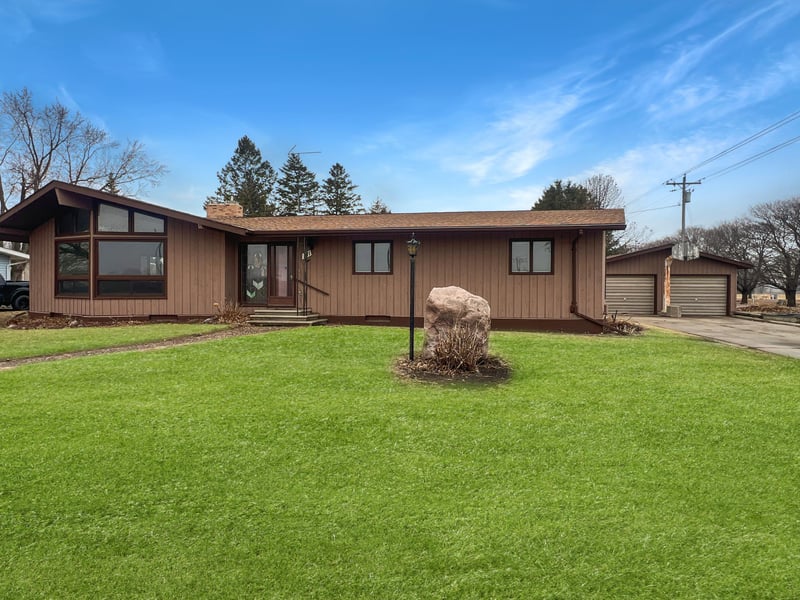 511 Guide St N, Welcome, MN 56181