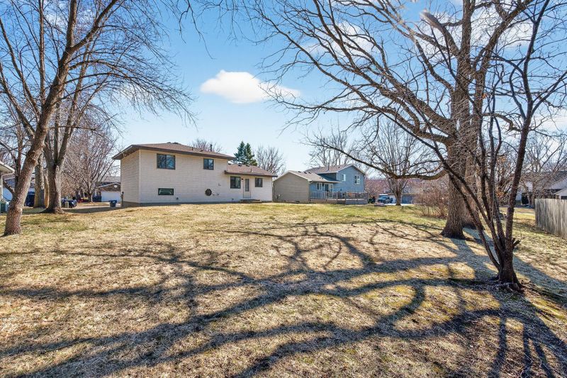 2721 Meadow Ln, Monticello, MN 55362