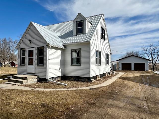 232 Drury Ave, Lowry, MN 56349