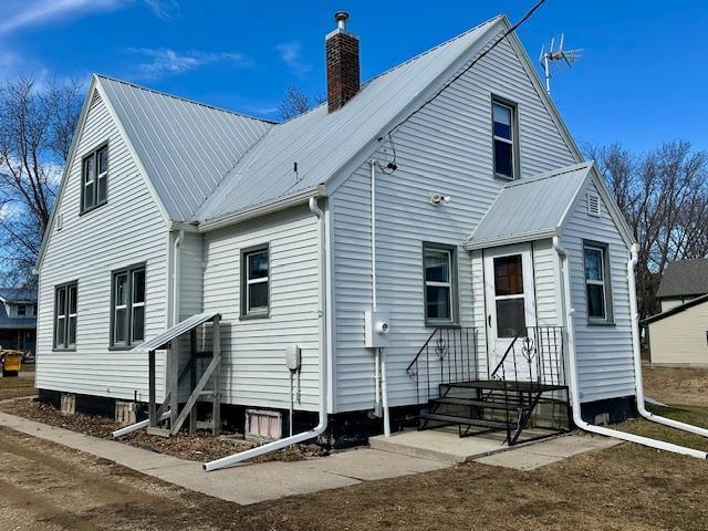 232 Drury Ave, Lowry, MN 56349