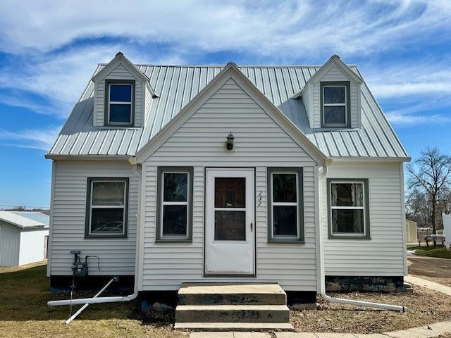 232 Drury Ave, Lowry, MN 56349