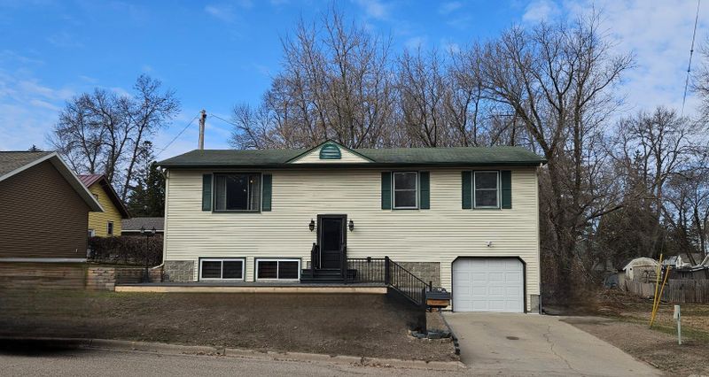 414 SE 14th St, Brainerd, MN 56401