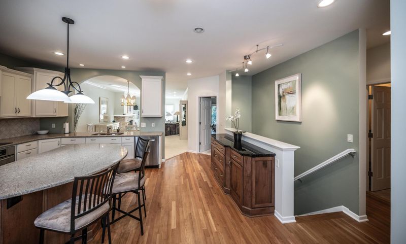 7709 Pondwood Dr, Edina, MN 55439