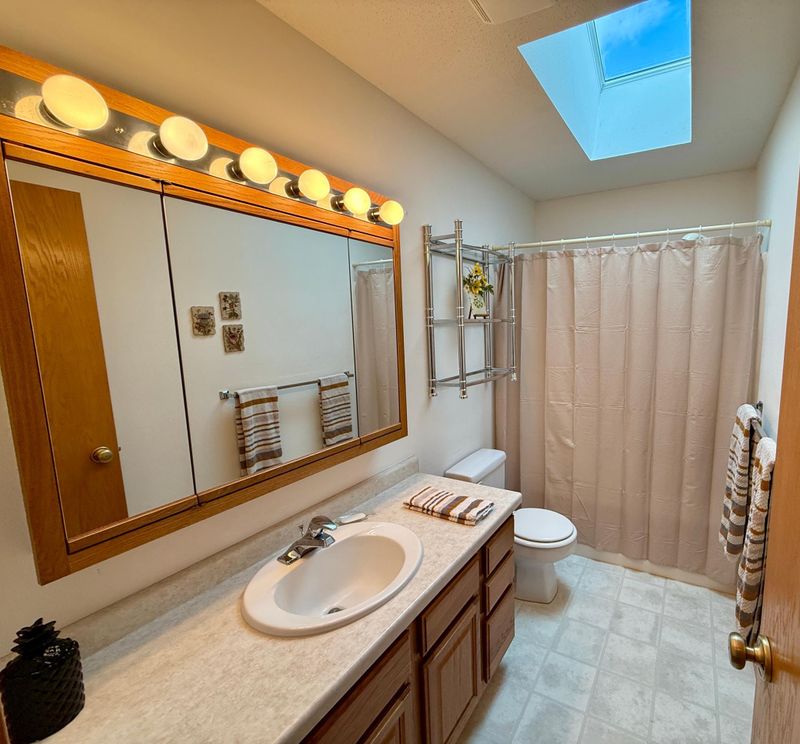 510 Ash Ave, Bird Island, MN 55310