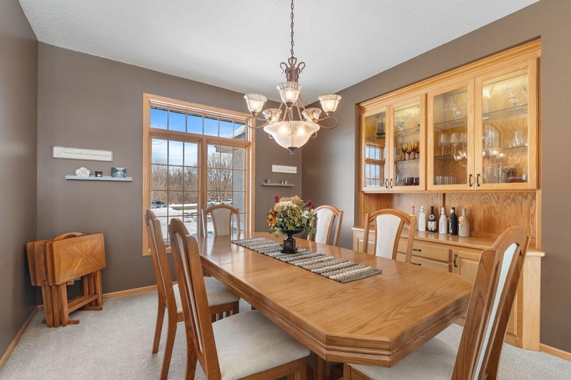 25655 Deepwoods Ct, Rogers, MN 55374