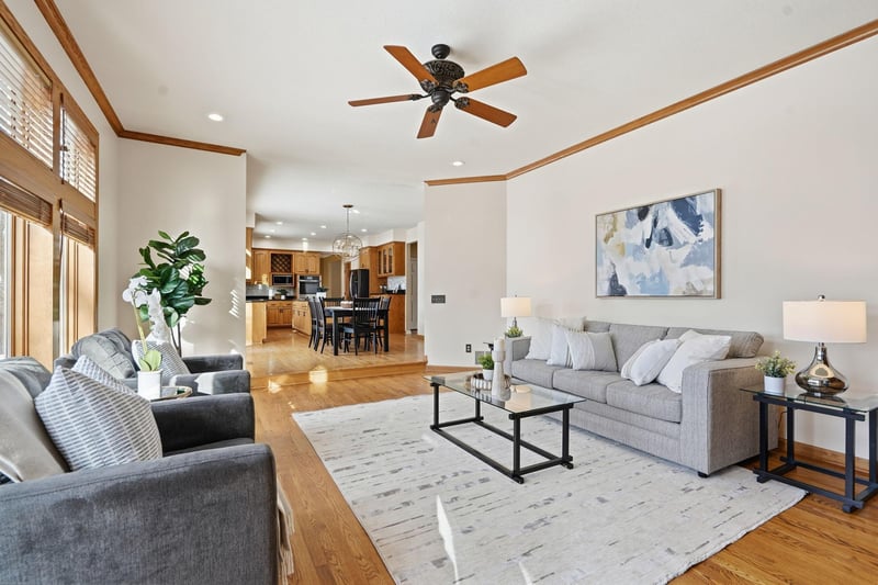6340 Summit Cir, Chanhassen, MN 55317