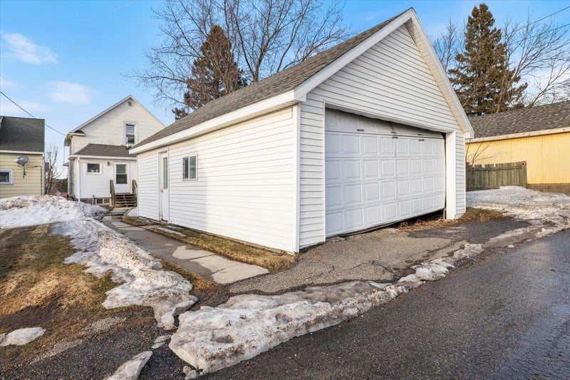 616 Summit St, Eveleth, MN 55734