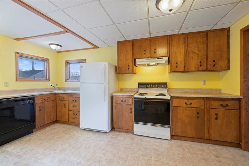 616 Summit St, Eveleth, MN 55734