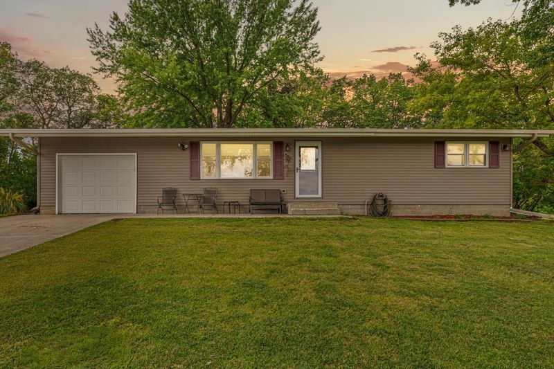 16930 Elmore Trl, Faribault, MN 55021