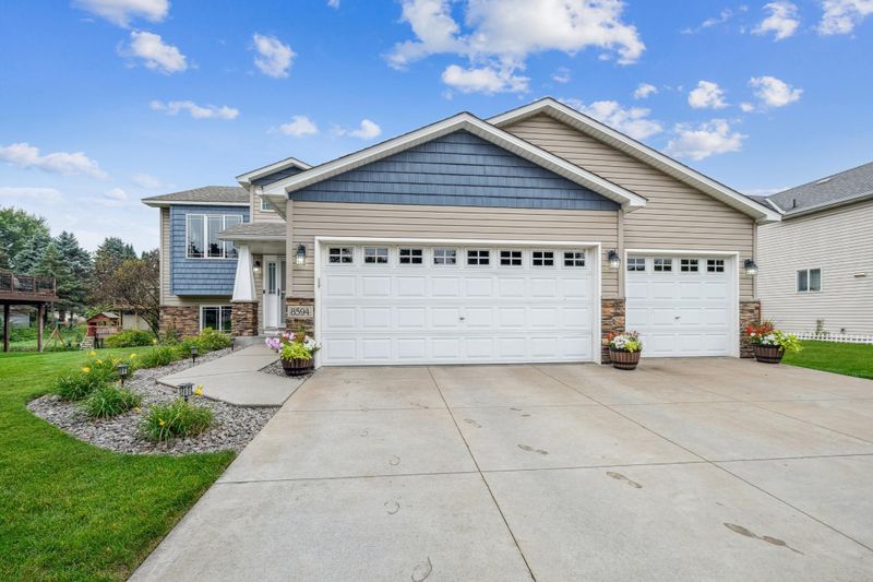8594 Dunkirk Ct NE, Blaine, MN 55449