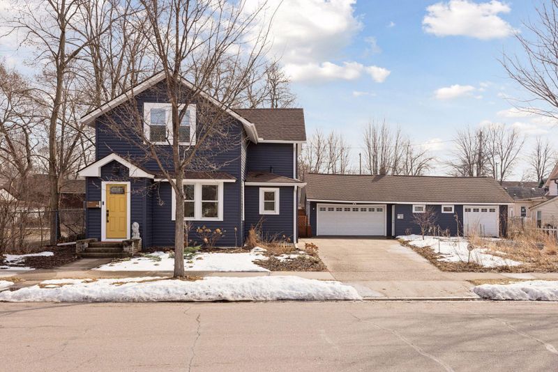 816 19th Ave NE, Minneapolis, MN 55418