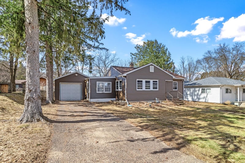 728 2nd St E, Altoona, WI 54720