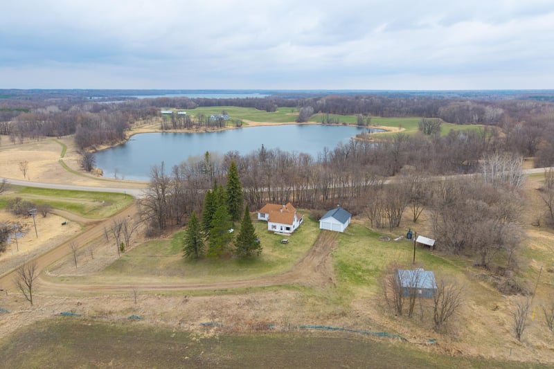 22845 NE Pickerel Lake Rd, Detroit Lakes, MN 56501
