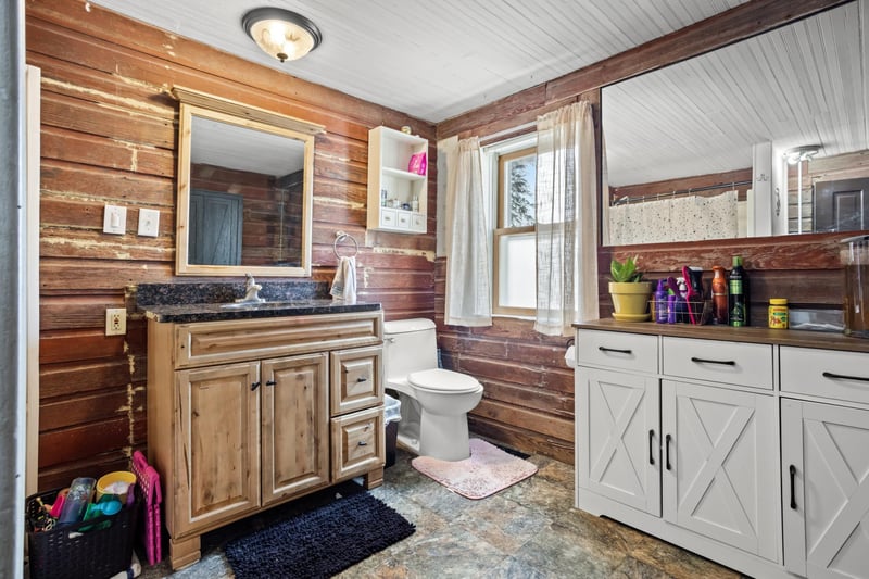 22845 NE Pickerel Lake Rd, Detroit Lakes, MN 56501