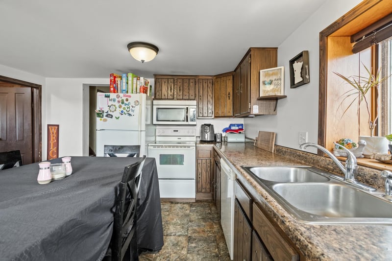 22845 NE Pickerel Lake Rd, Detroit Lakes, MN 56501