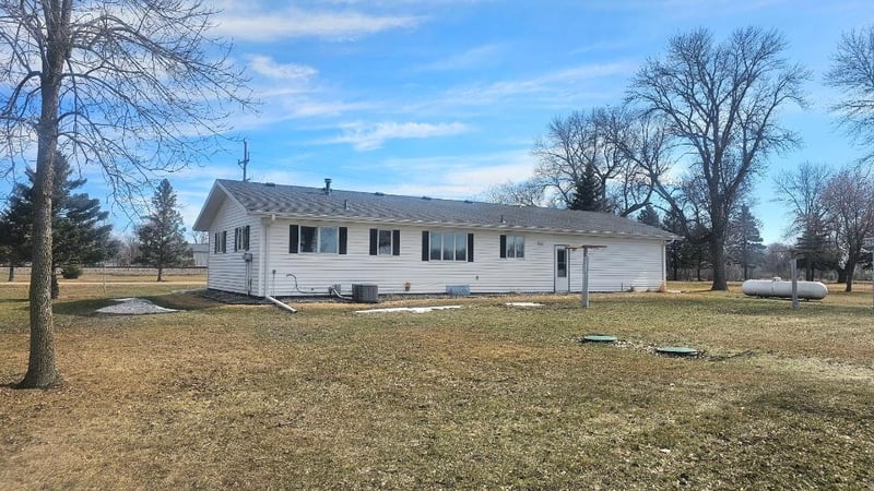 101 Pacific Ave, Donnelly, MN 56235