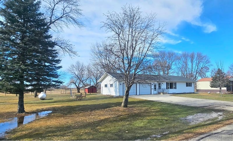 101 Pacific Ave, Donnelly, MN 56235