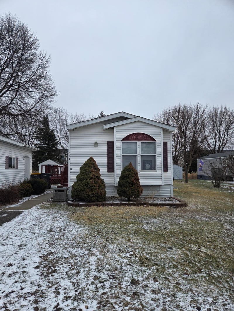 621 E Shakespeare Ave, Mankato, MN 56001