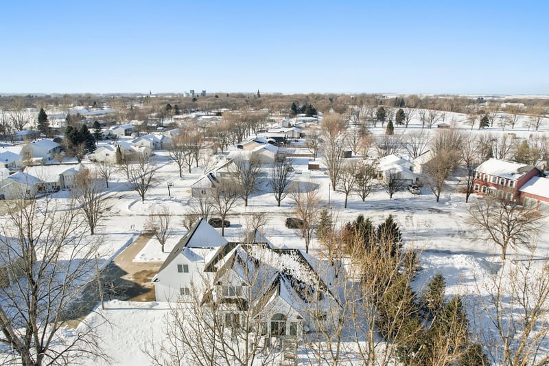 408 11th St NE, Barnesville, MN 56514