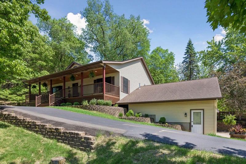 2271 Twin Bluff Rd, Red Wing, MN 55066