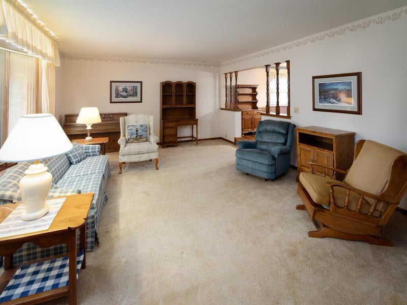 11818 Dunhill Rd, Eden Prairie, MN 55344