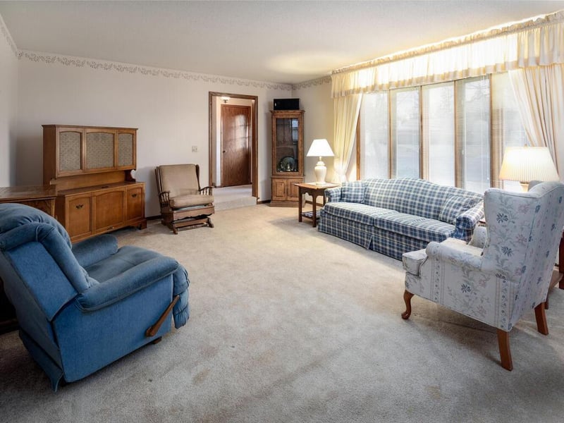 11818 Dunhill Rd, Eden Prairie, MN 55344