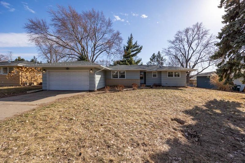 1040 Lincoln Ter, Columbia Heights, MN 55421