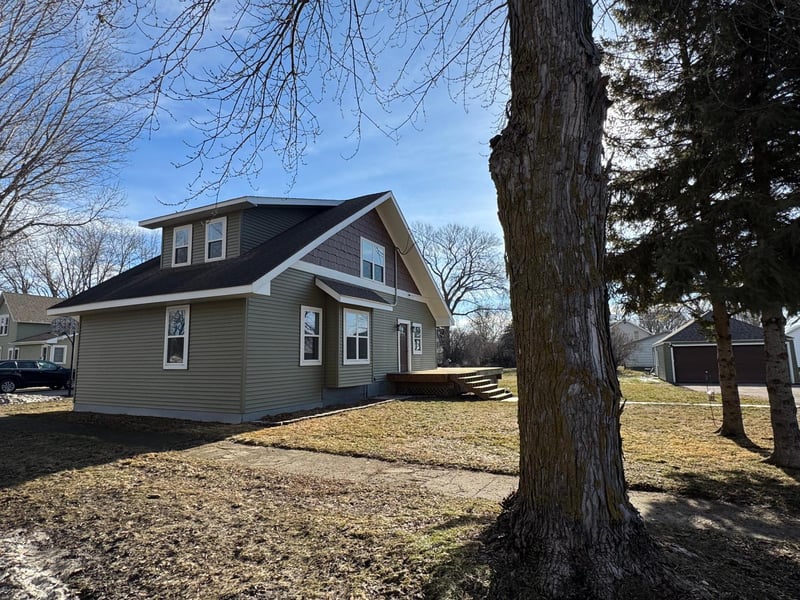174 7th St, Hancock, MN 56244