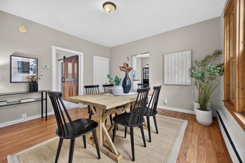 1033 Armstrong Ave, Saint Paul, MN 55102