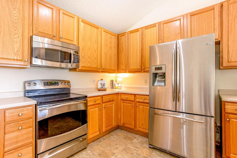 7803 Elm Grove Ave, New Hope, MN 55428