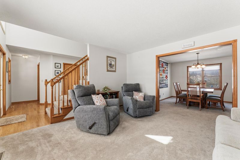 2227 Viola Heights Dr NE, Rochester, MN 55906