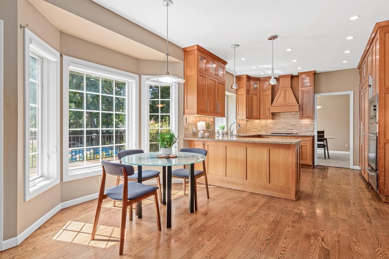 1310 Woodcrest Ave, Shoreview, MN 55126
