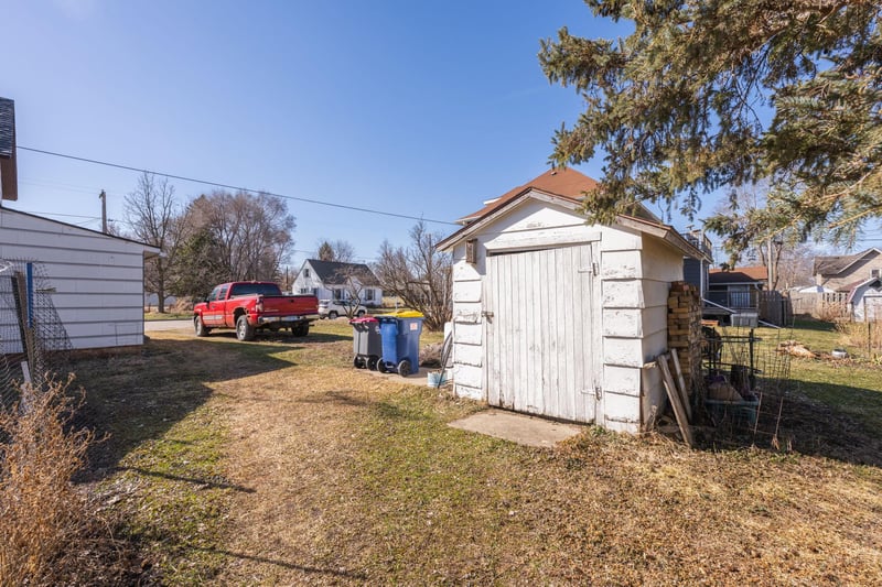 1102 1st Ave NW, Faribault, MN 55021