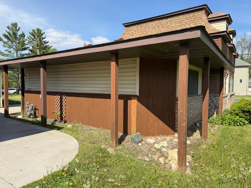 300 Arnold St, West Concord, MN 55985