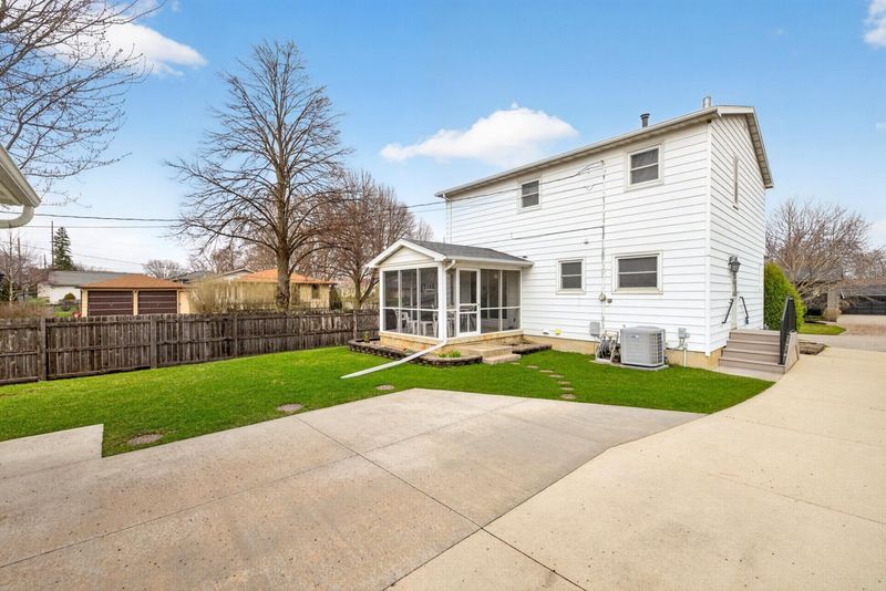 3917 16th Ave NW, Rochester, MN 55901