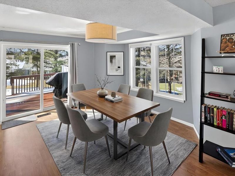 10675 Sherman Dr, Eden Prairie, MN 55347