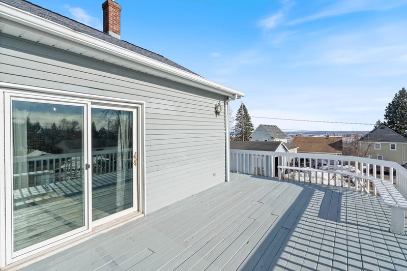 2218 W 11th St, Duluth, MN 55806