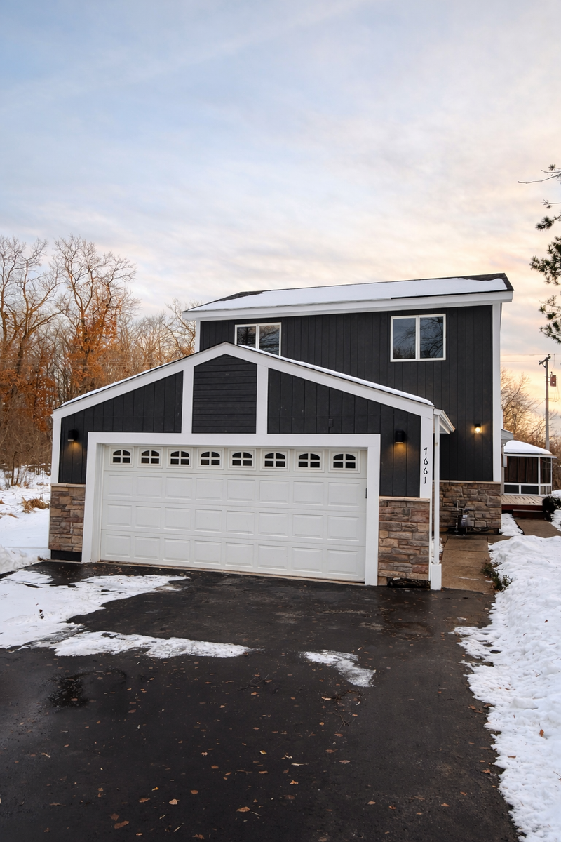 7661 208th St N, Forest Lake, MN 55025