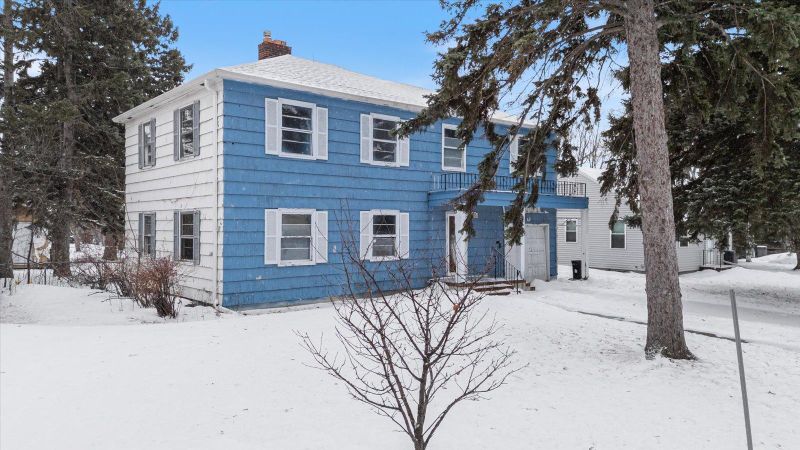 1215 5th Ave S, Moorhead, MN 56560