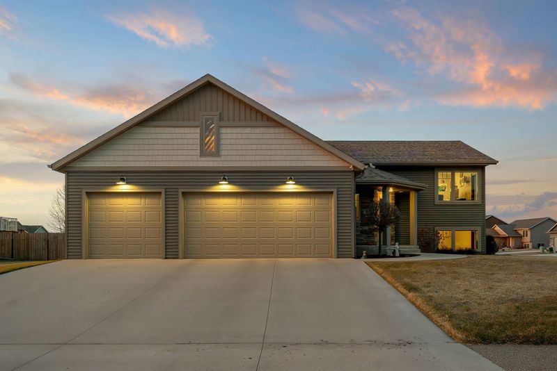 2013 12th Ave NE, Austin, MN 55912