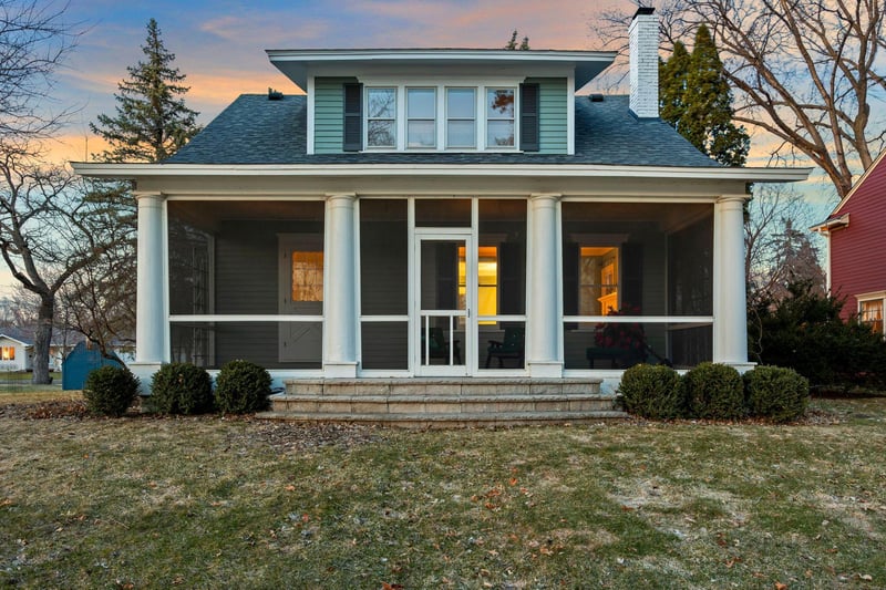 810 River Ln, Anoka, MN 55303