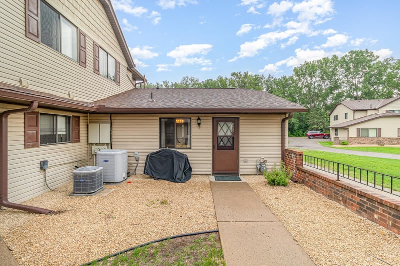151 96th Ln NE, Blaine, MN 55434