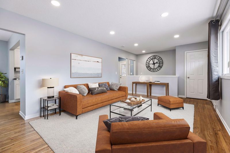 3011 Asbury St, Roseville, MN 55113